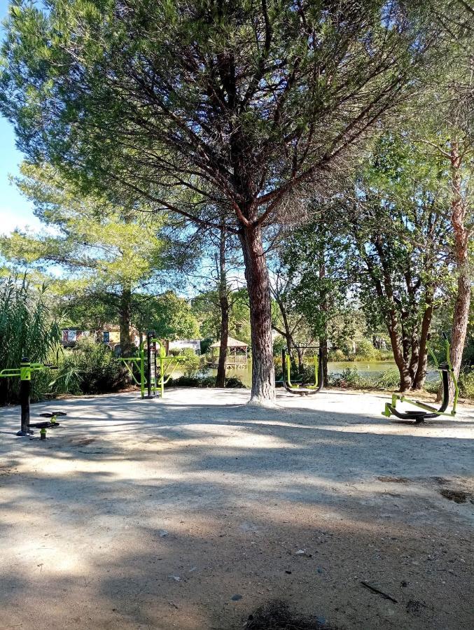 Charmant Appartement Village Restanques De Saint Tropez Grimaud Exterior photo