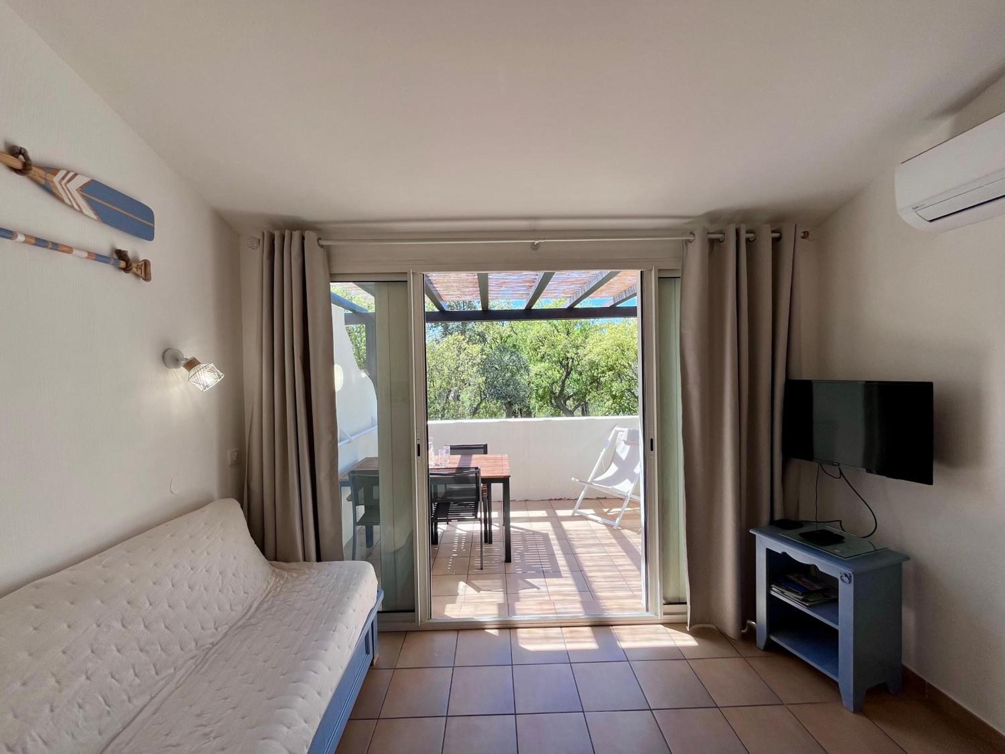 Charmant Appartement Village Restanques De Saint Tropez Grimaud Exterior photo