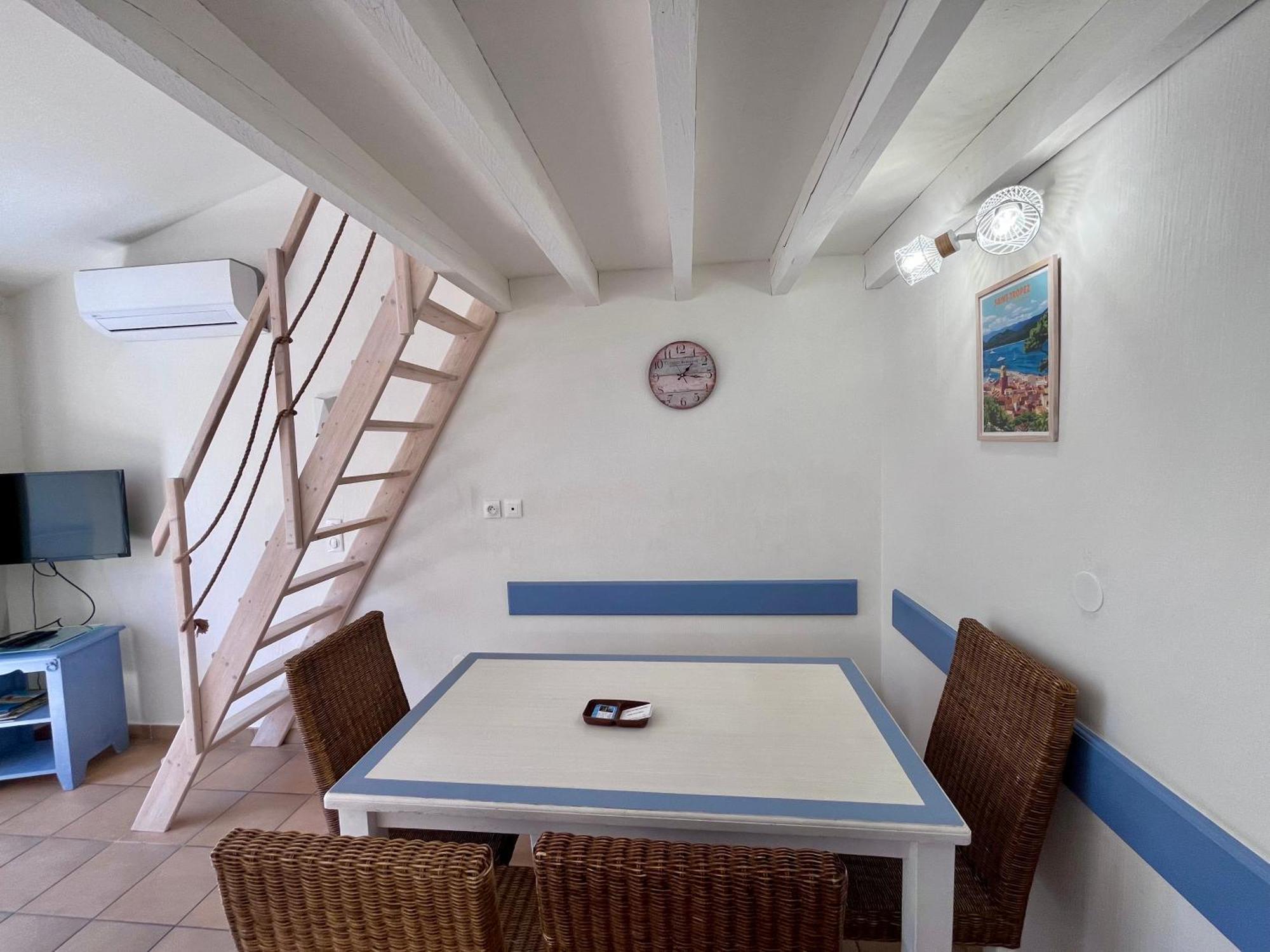 Charmant Appartement Village Restanques De Saint Tropez Grimaud Exterior photo